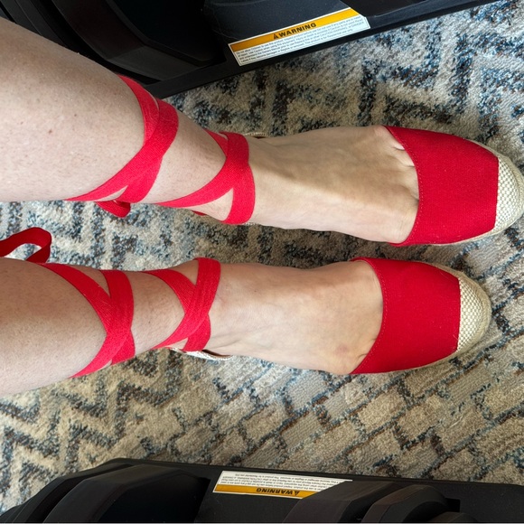 Red wedges lace up - like new size 6 - Picture 4 of 12